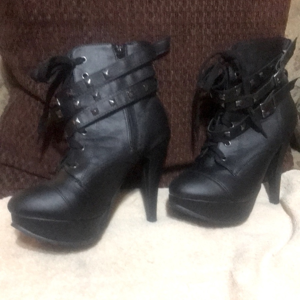 Women’s Sexy Black High Heel Booties with studs, tie and zipper closure -New 6.5